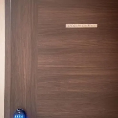 Elisabeth By Pyramid Апартаменти Братислава