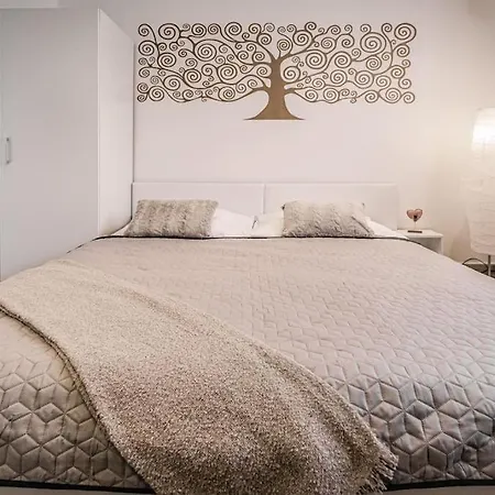 Elisabeth By Pyramid * Братислава