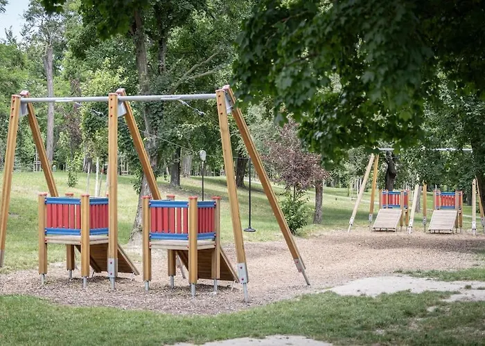 Elisabeth By Pyramid Apartment