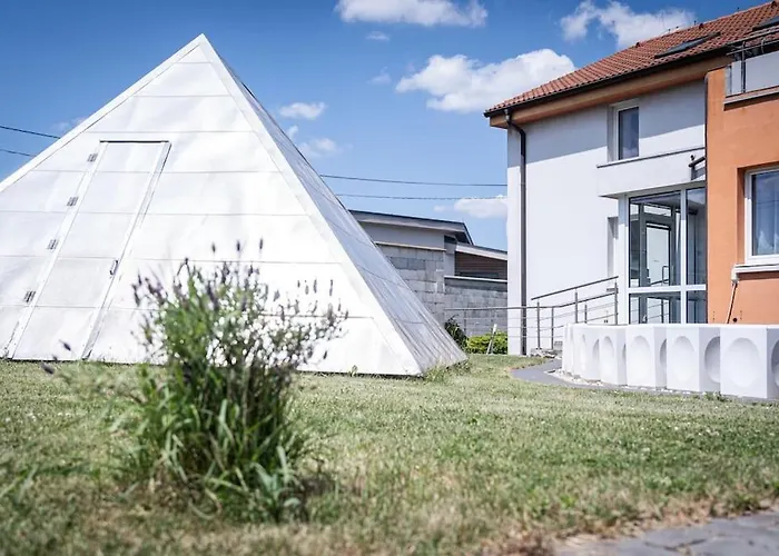 Elisabeth By Pyramid Apartament *