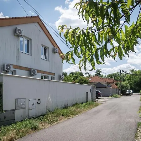 Apartment Elisabeth By Pyramid Bratislava