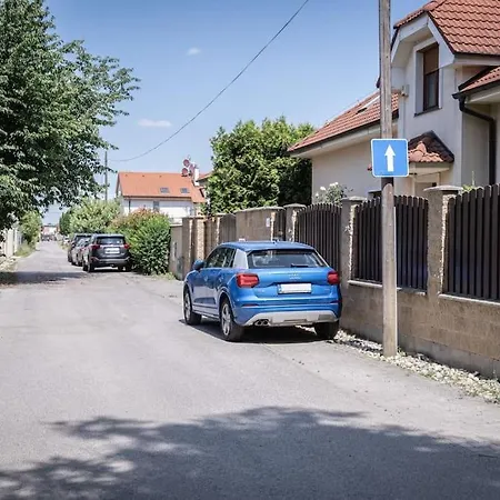 Elisabeth By Pyramid Daire